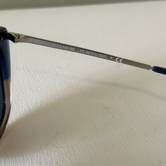 Coach HC8272 L1097 Women\'s Sunglasses main image 6